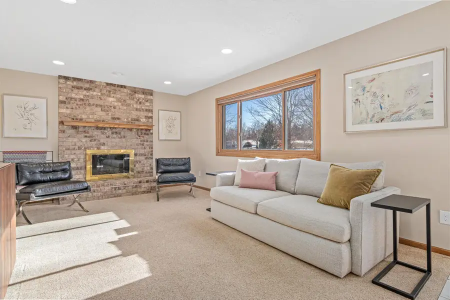 13925 Duluth Court, Apple Valley, MN 55124 - Image #2
