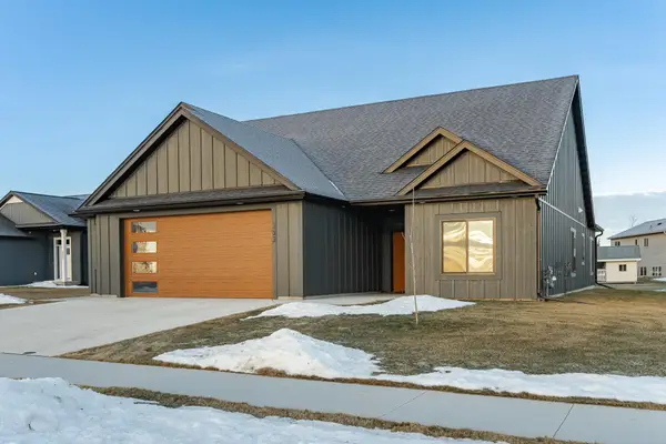 353 Spring Day Court Ne, Eyota, MN 55934
