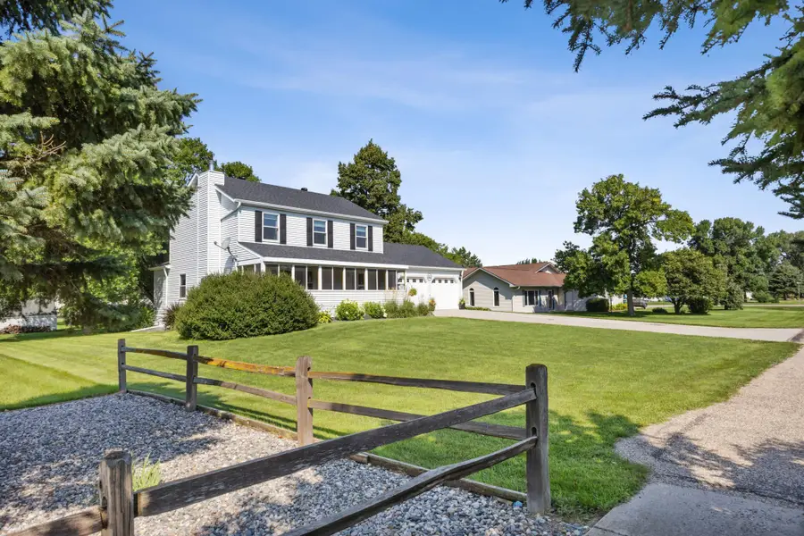 522 9th Avenue S, Casselton, ND 58012 - #3