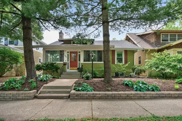 909 W 44th Street, Minneapolis, MN 55409