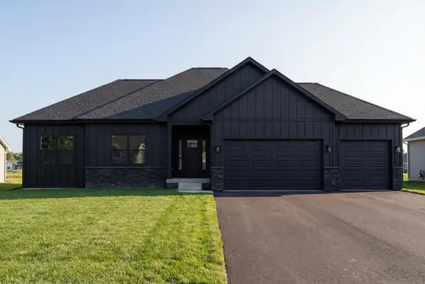 3916 Mcmenemy Street, Vadnais Heights, MN 55127