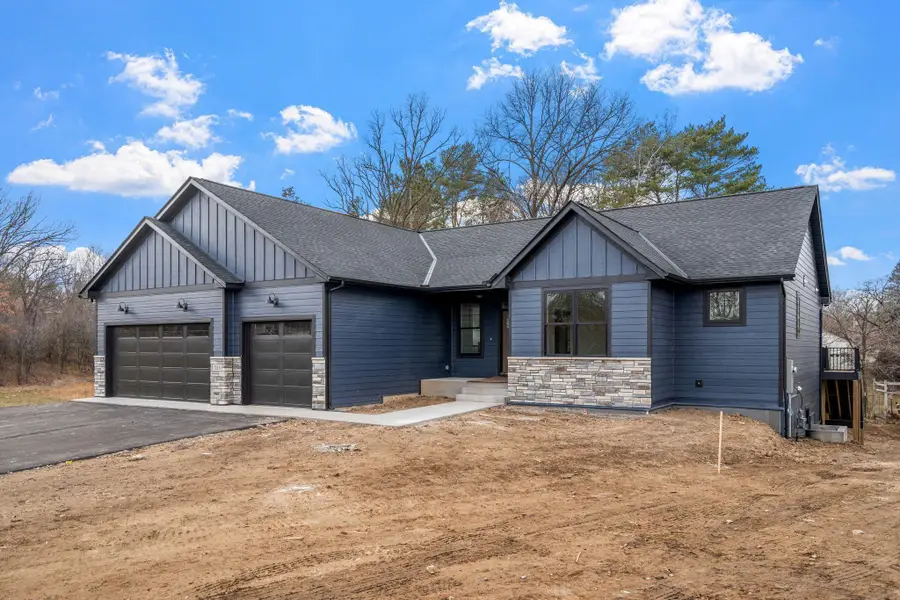 3916 Mcmenemy Street, Vadnais Heights, MN 55127 - #3