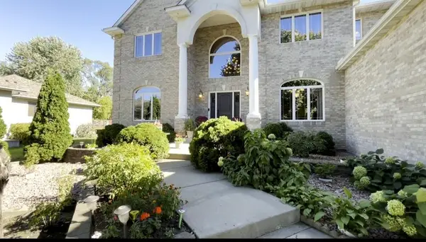 301 Plymouth Road, Minnetonka, MN 55305