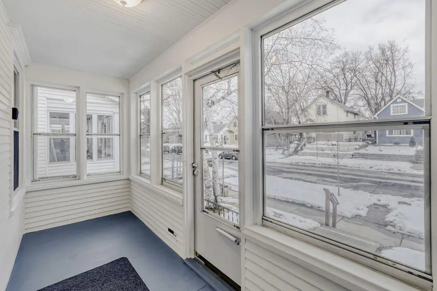 595 Hawthorne Avenue E, Saint Paul, MN 55130 - #2