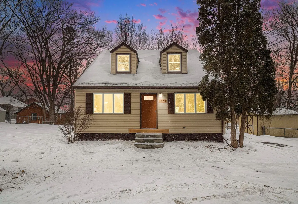 1025 Mahtomedi Avenue, Mahtomedi, MN 55115 - #1