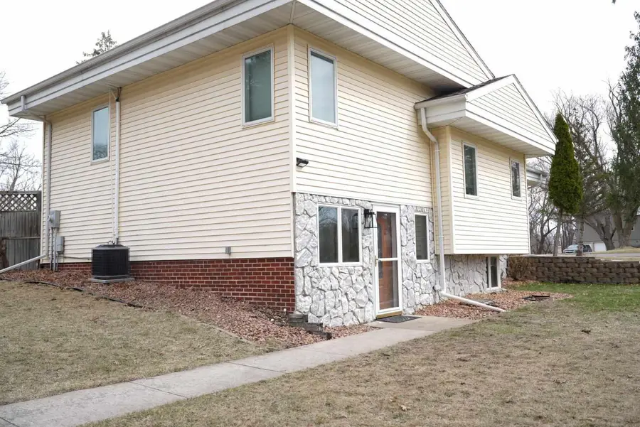 2200 10th Avenue Sw, Austin, MN 55912 - Image #2