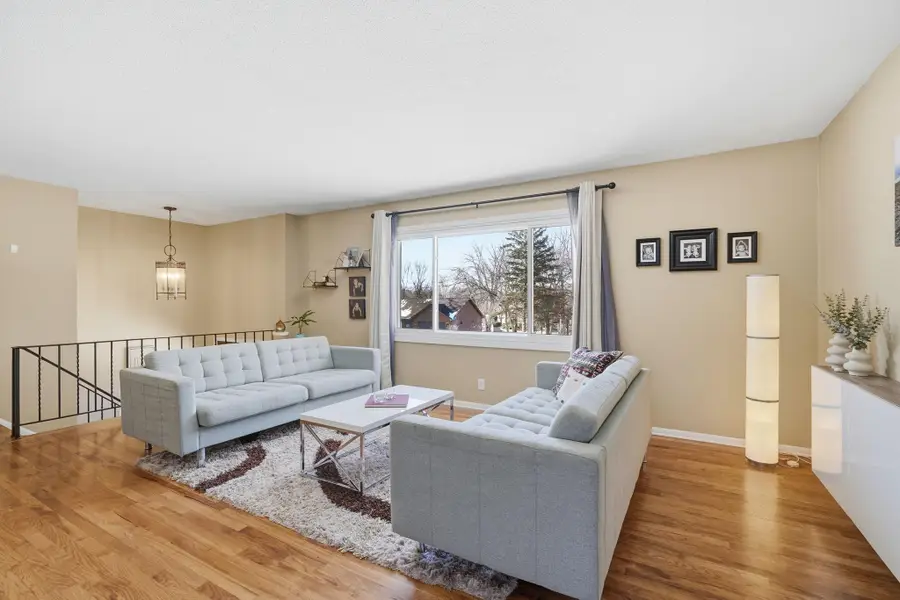 8671 Red Oak Drive, Eden Prairie, MN 55347 - Image #3