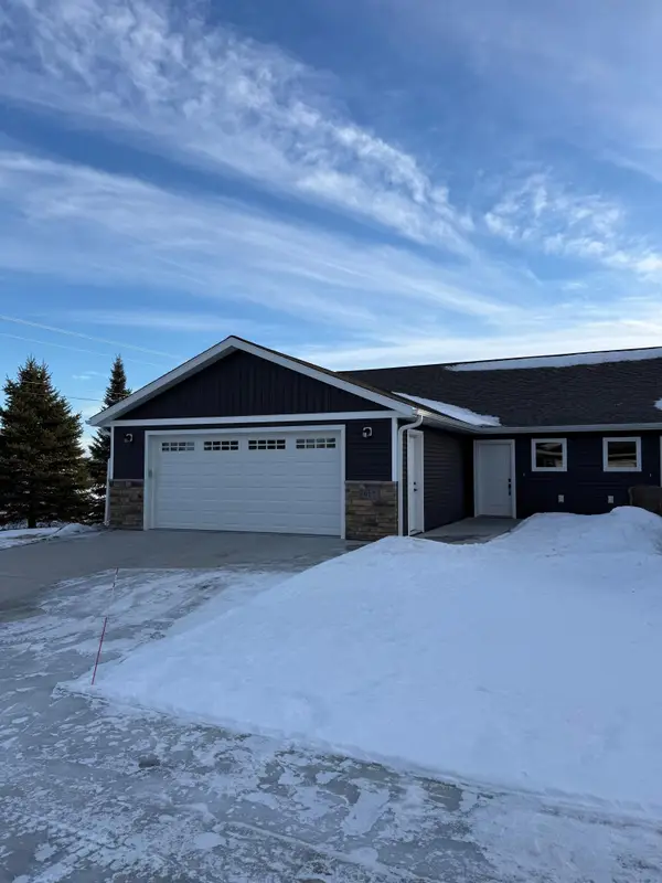 917 Village Lane, Detroit Lakes, MN 56501