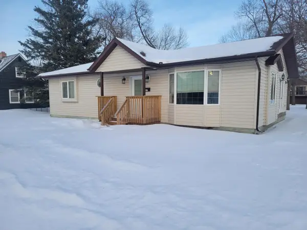 322 Saint Paul Avenue S, Thief River Falls, MN 56701