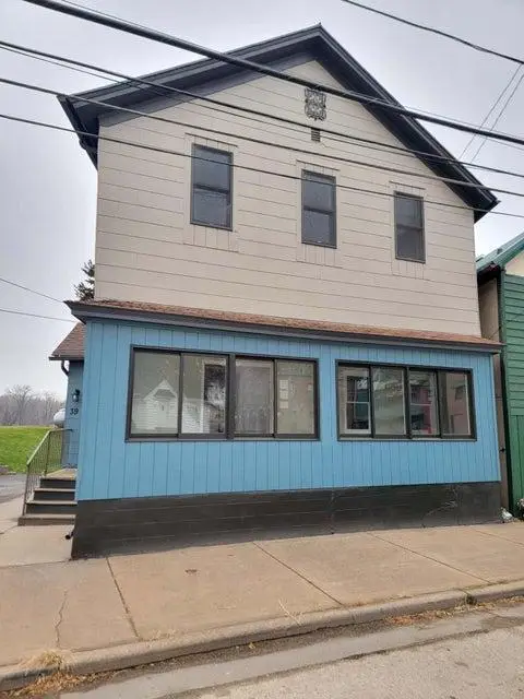 39 and 39-1/2 N Shore Drive, Fountain City, WI 54629