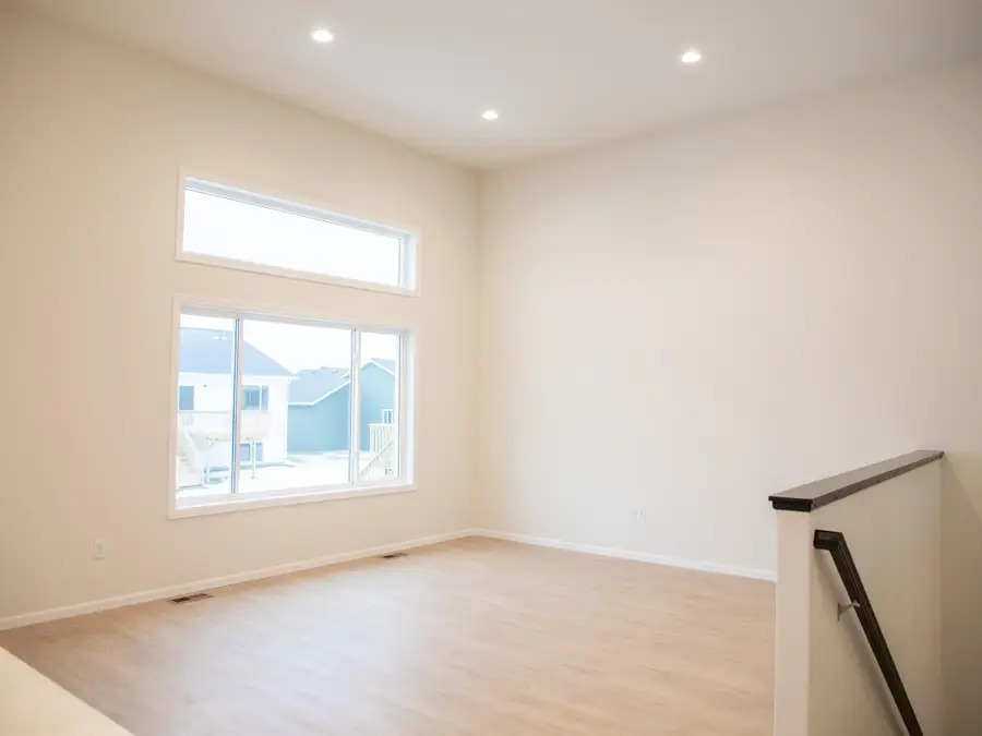 6704 Meadow View Drive S, Fargo, ND 58104 - Image #3