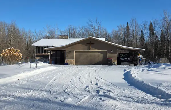 37214 Woodland Dr, Cohasset, MN 55721