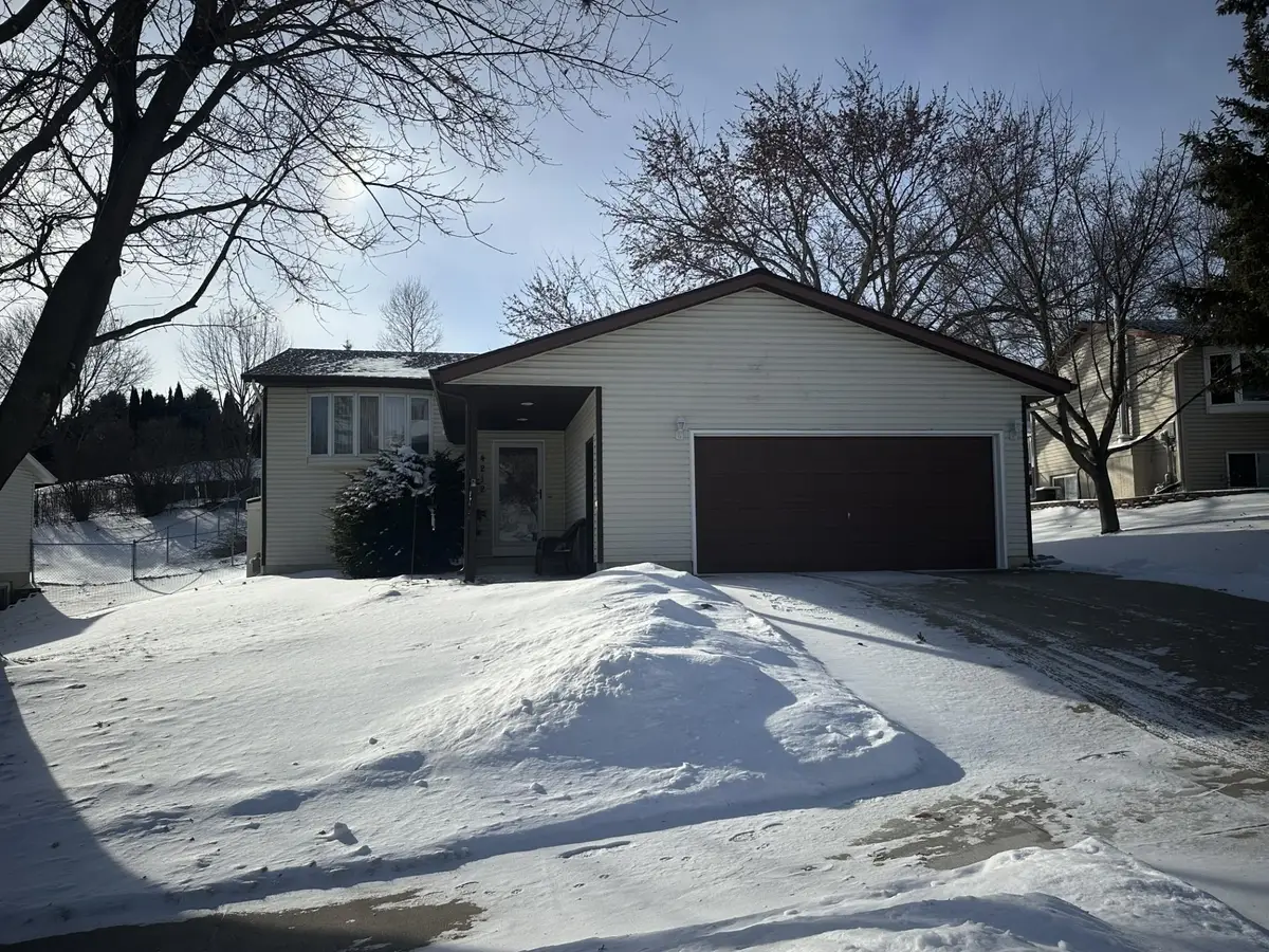 4212 Valley Drive Nw, Rochester, MN 55901 - Image #1