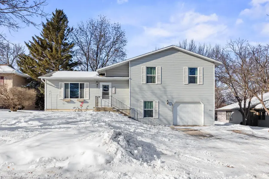 530 Jackson Street Sw, Hutchinson, MN 55350 - Image #2