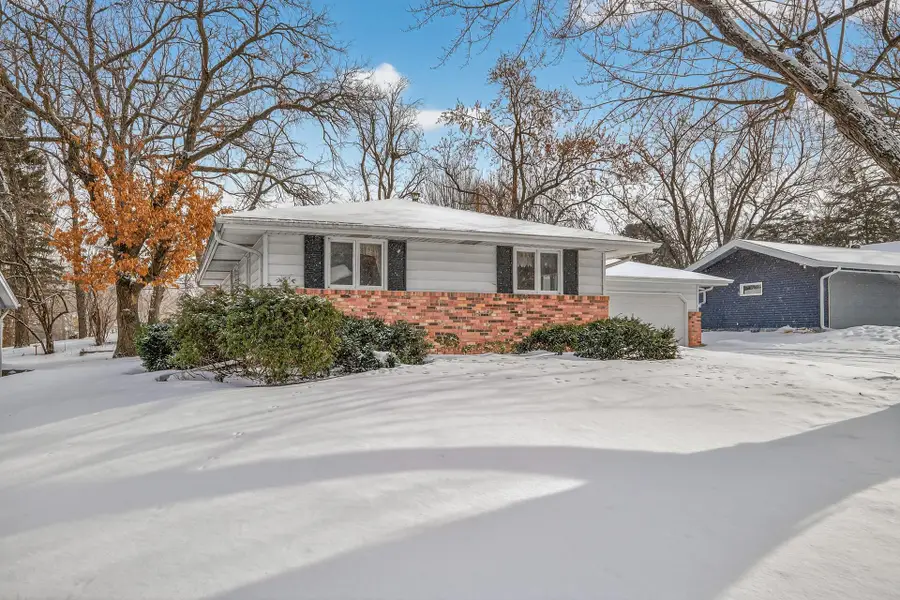 257 14th Avenue Nw, New Brighton, MN 55112 - Image #2
