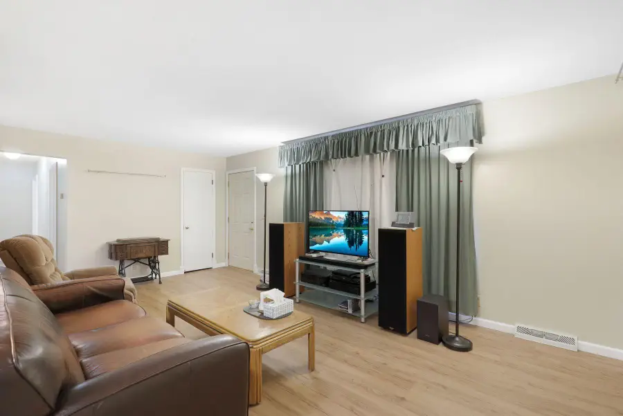 6030 7th Street Ne, Fridley, MN 55432 - #2