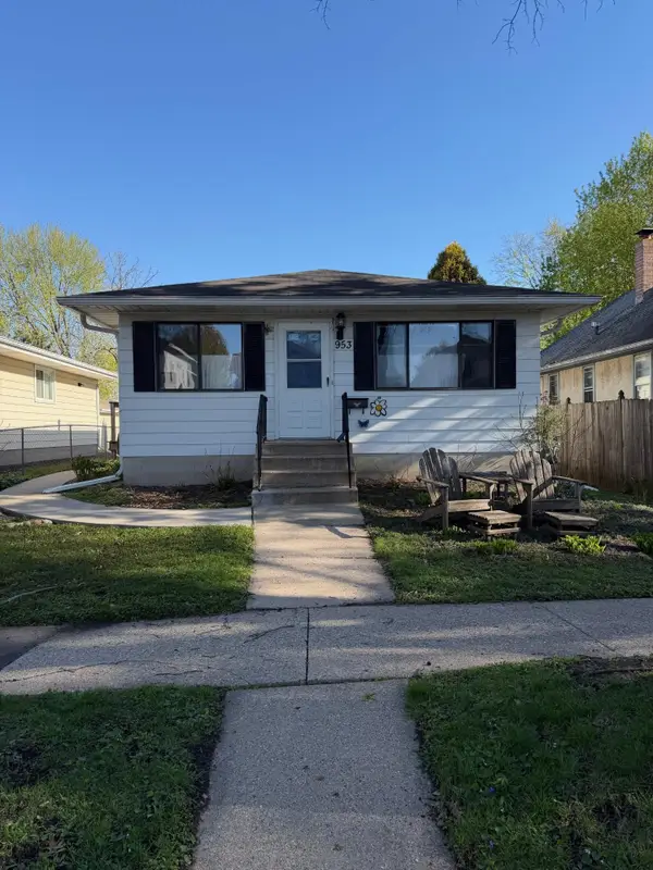 953 Juno Avenue, Saint Paul, MN 55102