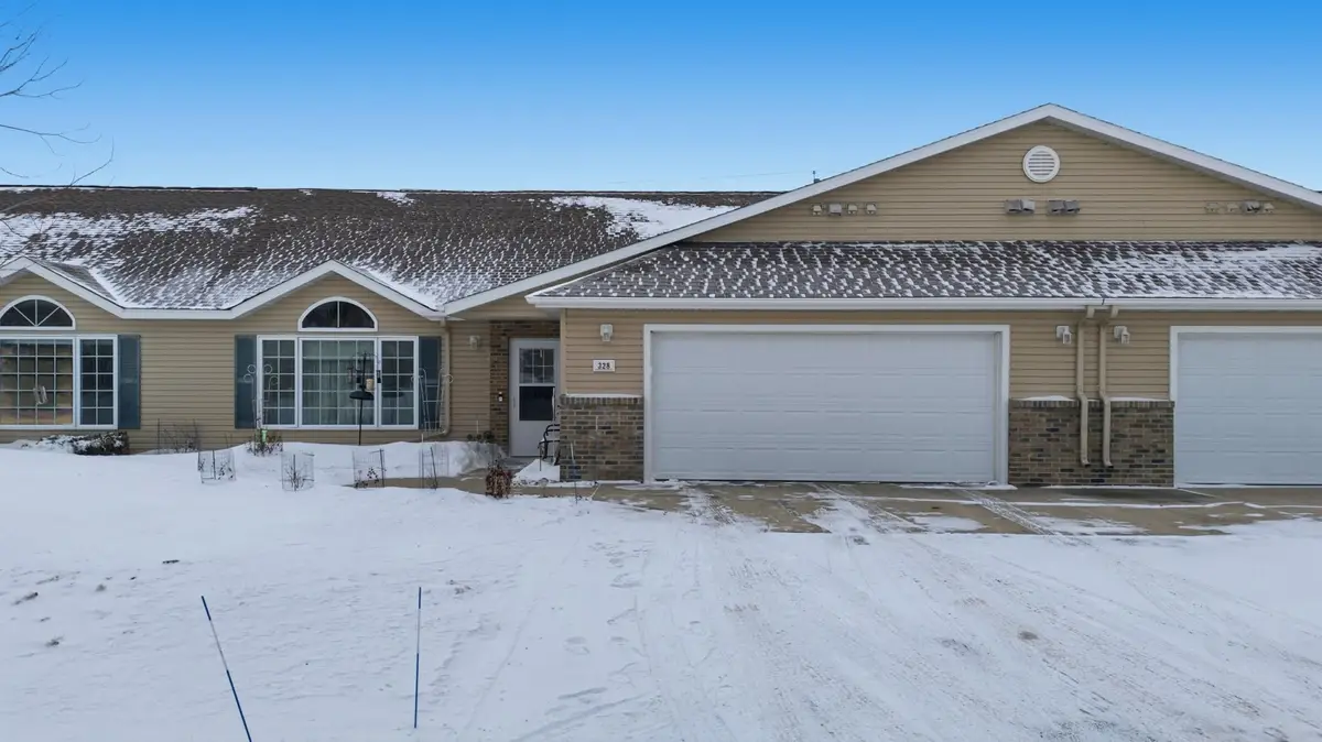 328 30th Street N, Moorhead, MN 56560 - Image #1