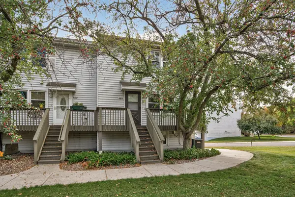 8811 42nd Avenue N, New Hope, MN 55427