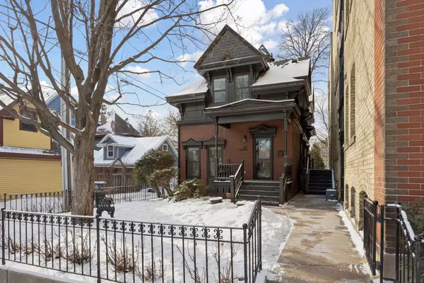 47 Saint Albans Street N, Saint Paul, MN 55104