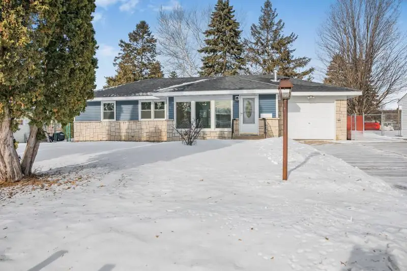 541 Manor Drive Ne, Spring Lake Park, MN 55432 - Image #2