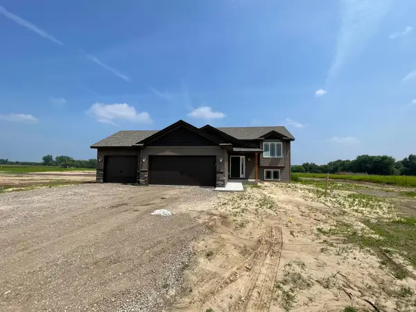 2564 341st Avenue Nw, Cambridge, MN 55008