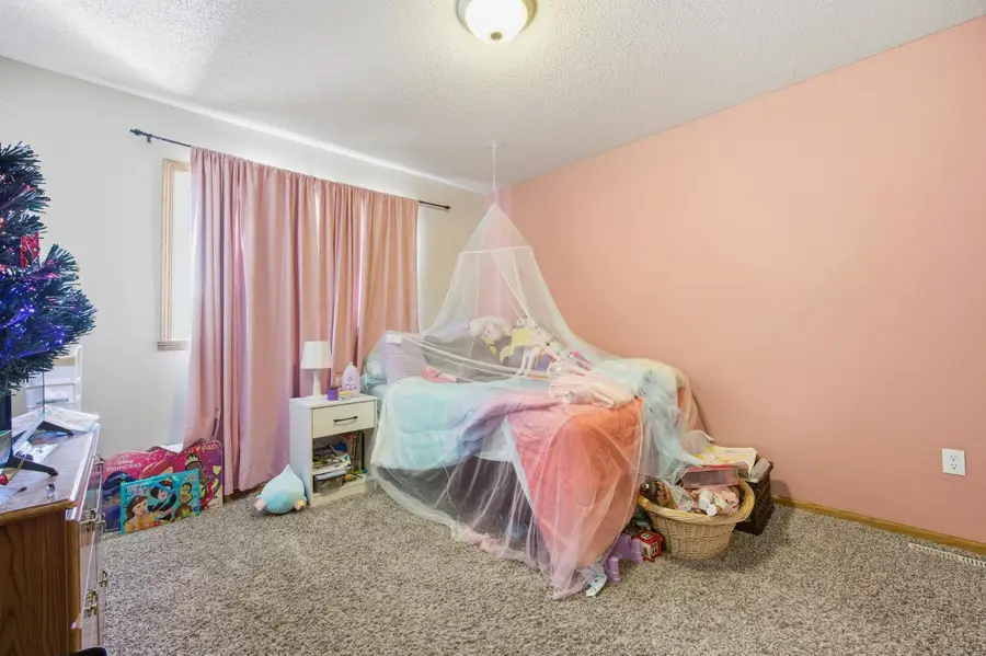 1007 11th Avenue Se, Barnesville, MN 56514 - #3