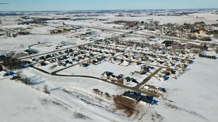 1021 E 3rd Avenue Se, Freeport, MN 56336 - Image #2