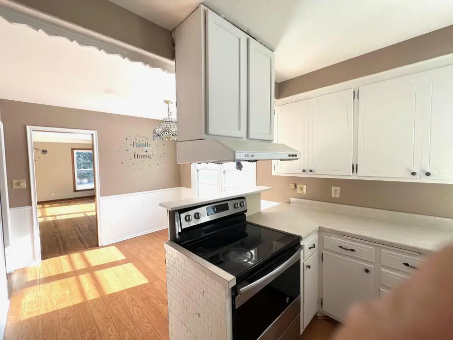 1415 Burke Avenue W, Roseville, MN 55113 - Image #3