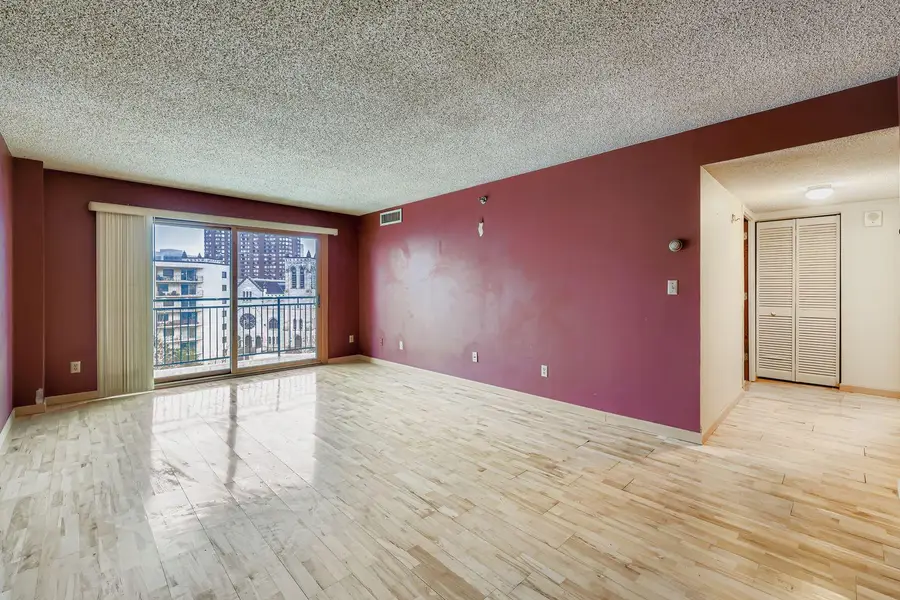 1225 Lasalle Avenue #905, Minneapolis, MN 55403 - Image #2