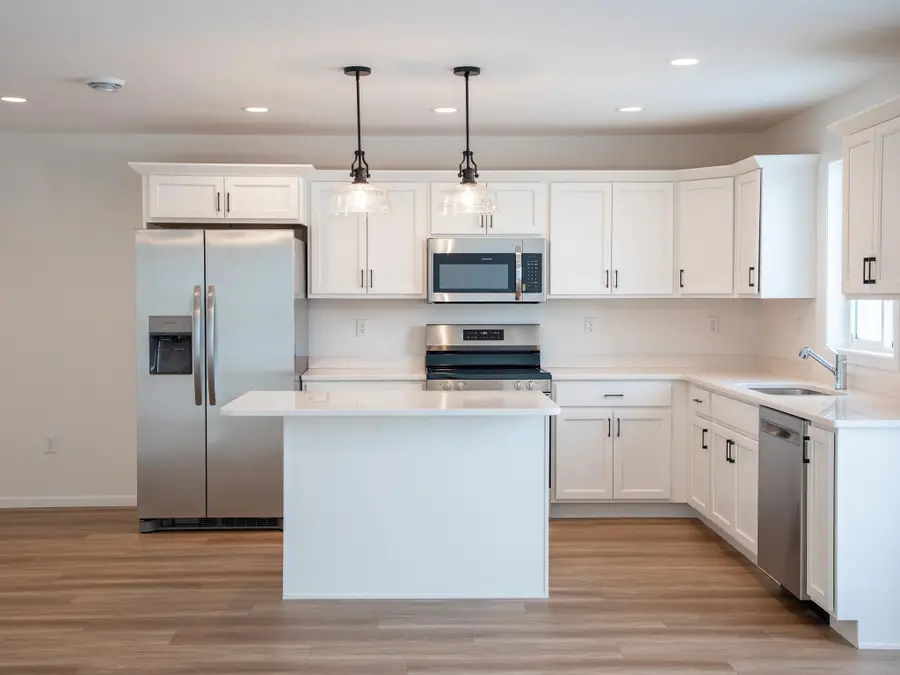 2513 37 Avenue S, Moorhead, MN 56560 - Image #2