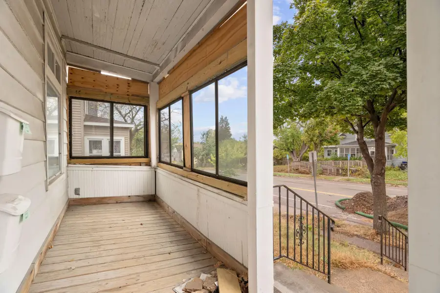 952 Western Avenue N, Saint Paul, MN 55117 - #3