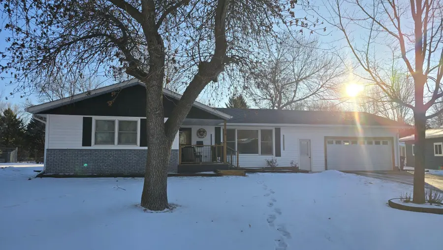 1114 Bruce Circle, Marshall, MN 56258 - Image #2