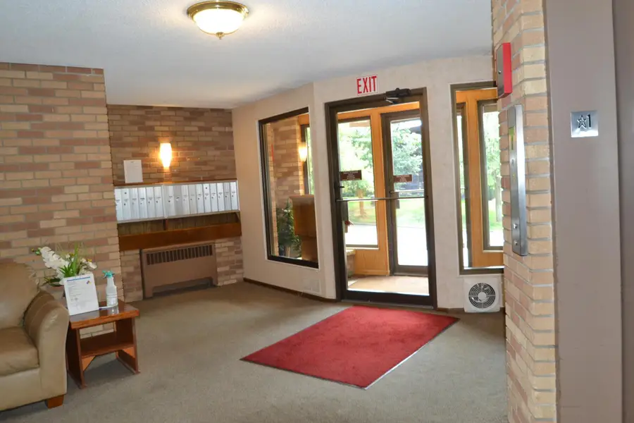 2690 Oxford Street N #209, Roseville, MN 55113 - Image #3