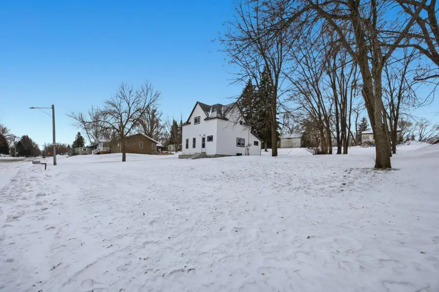 842 Center Street, Enderlin, ND 58027 - #2