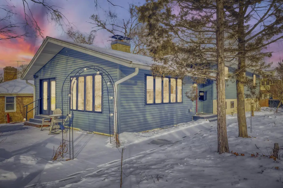 1747 Ford Parkway, Saint Paul, MN 55116 - Image #1