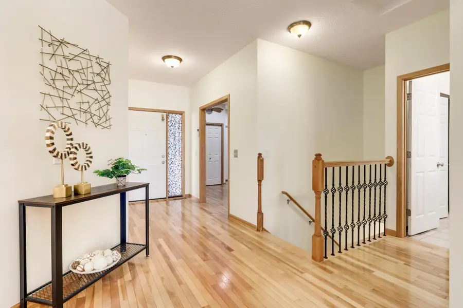 17896 Glasgow Way, Lakeville, MN 55044 - Image #3