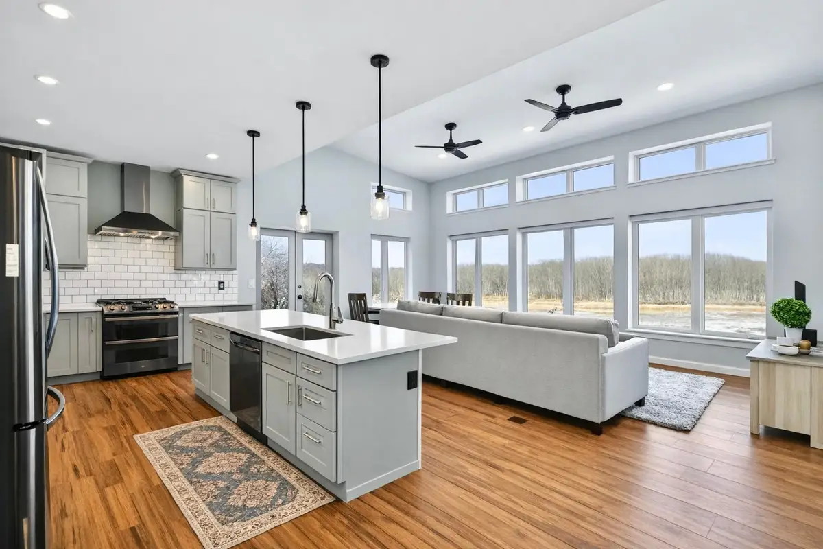 725 N Linden Street, Belle Plaine, MN 56011 - Image #1