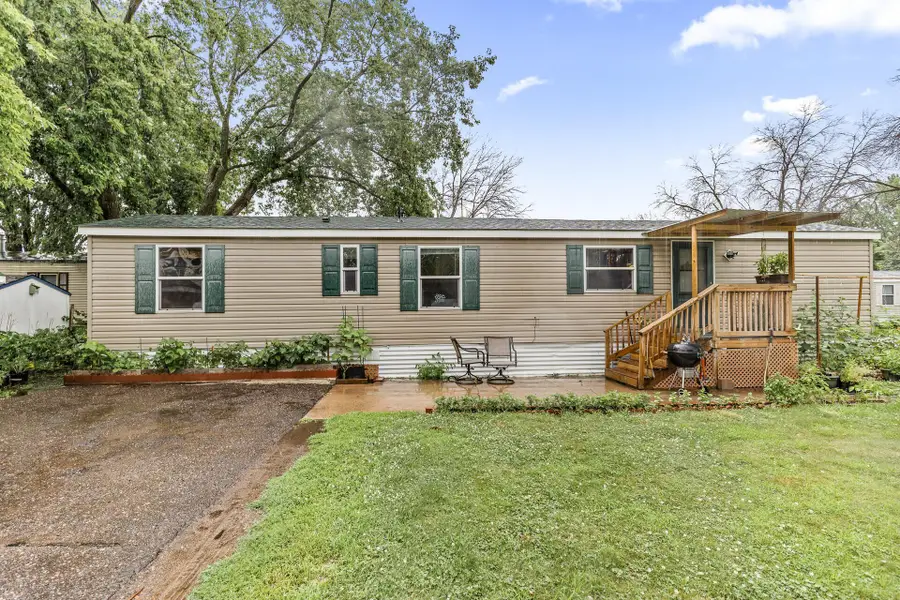 2401 Bison Dr, Maplewood, MN 55119 - #2