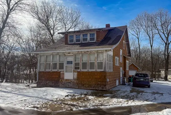 209 Walnut Street, Marshall, MN 56258