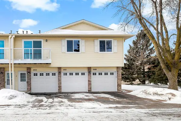 1053 Pond View Court, Vadnais Heights, MN 55127