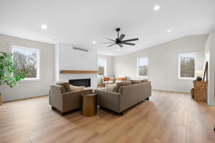 1810 Mayowood Road Sw, Rochester, MN 55902 - Image #3