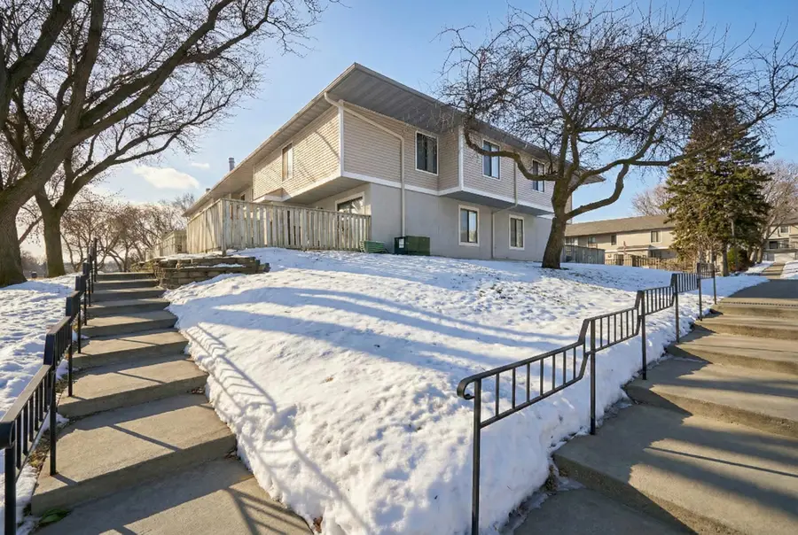 1117 Trailwood S, Hopkins, MN 55343 - #2