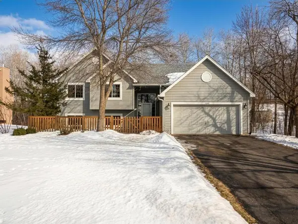 1020 Fernbrook Lane N, Plymouth, MN 55447