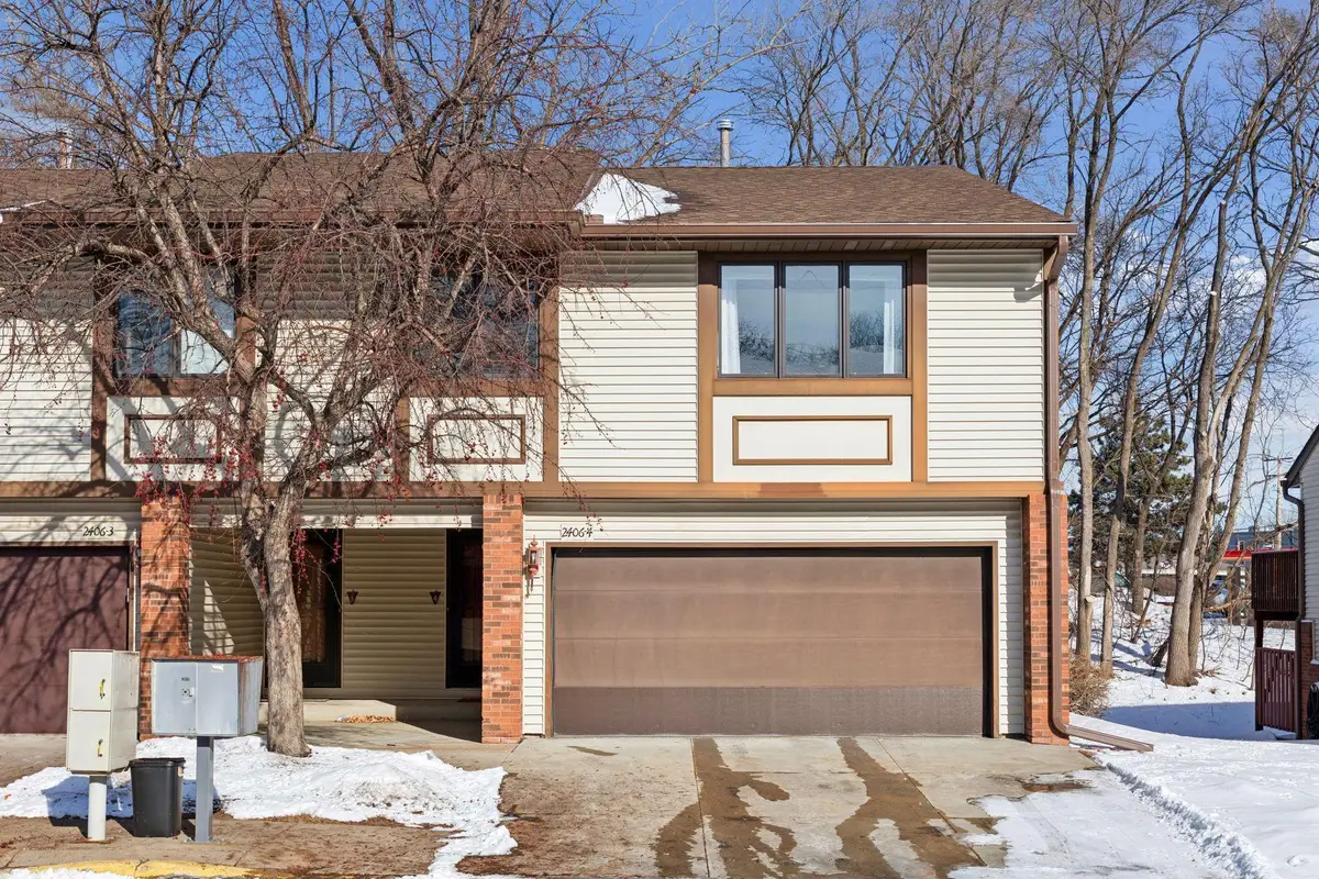 2406 County Road D W #4, Roseville, MN 55112 - #1