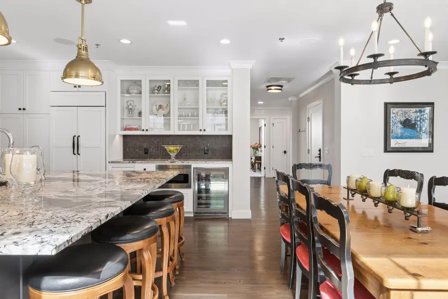 6112 Kellogg Avenue #100, Edina, MN 55424 - #3