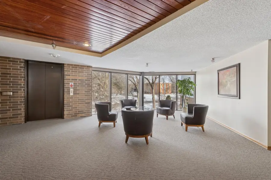 10 Windsor Court #311, New Brighton, MN 55112 - #2