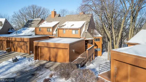 619 Woodhaven Drive Ne, Rochester, MN 55906