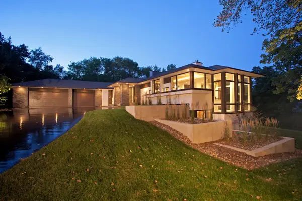 17950 Fairhomes Lane, Deephaven, MN 55391