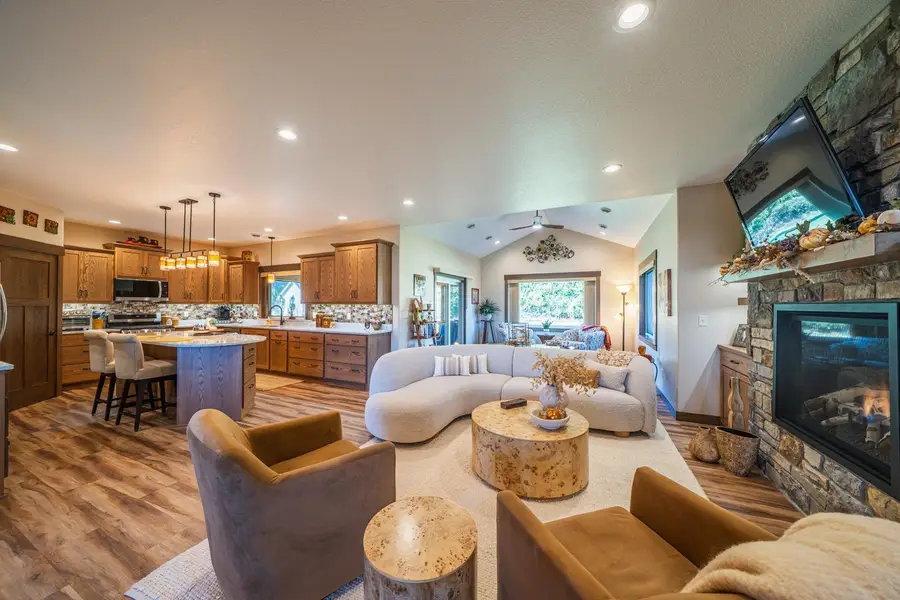 626 Lake Forest Circle, Detroit Lakes, MN 56501 - #3